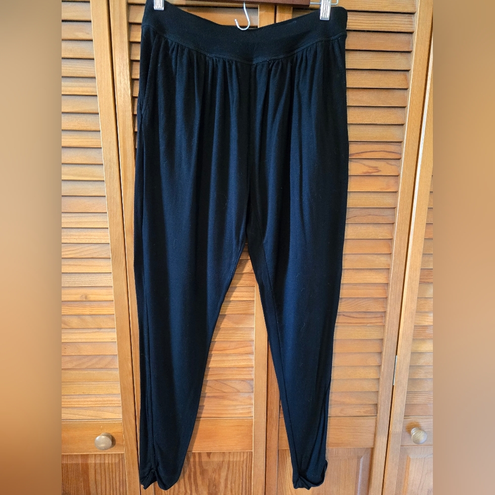 Black Harem Style Yoga Pants.